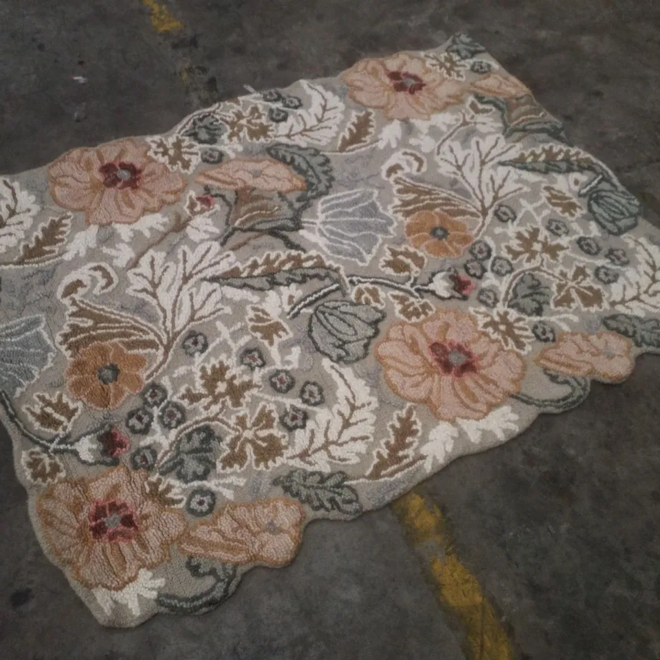 QUALITY DESIGNER AREA RUG APPROXIMATELY 120×170CM