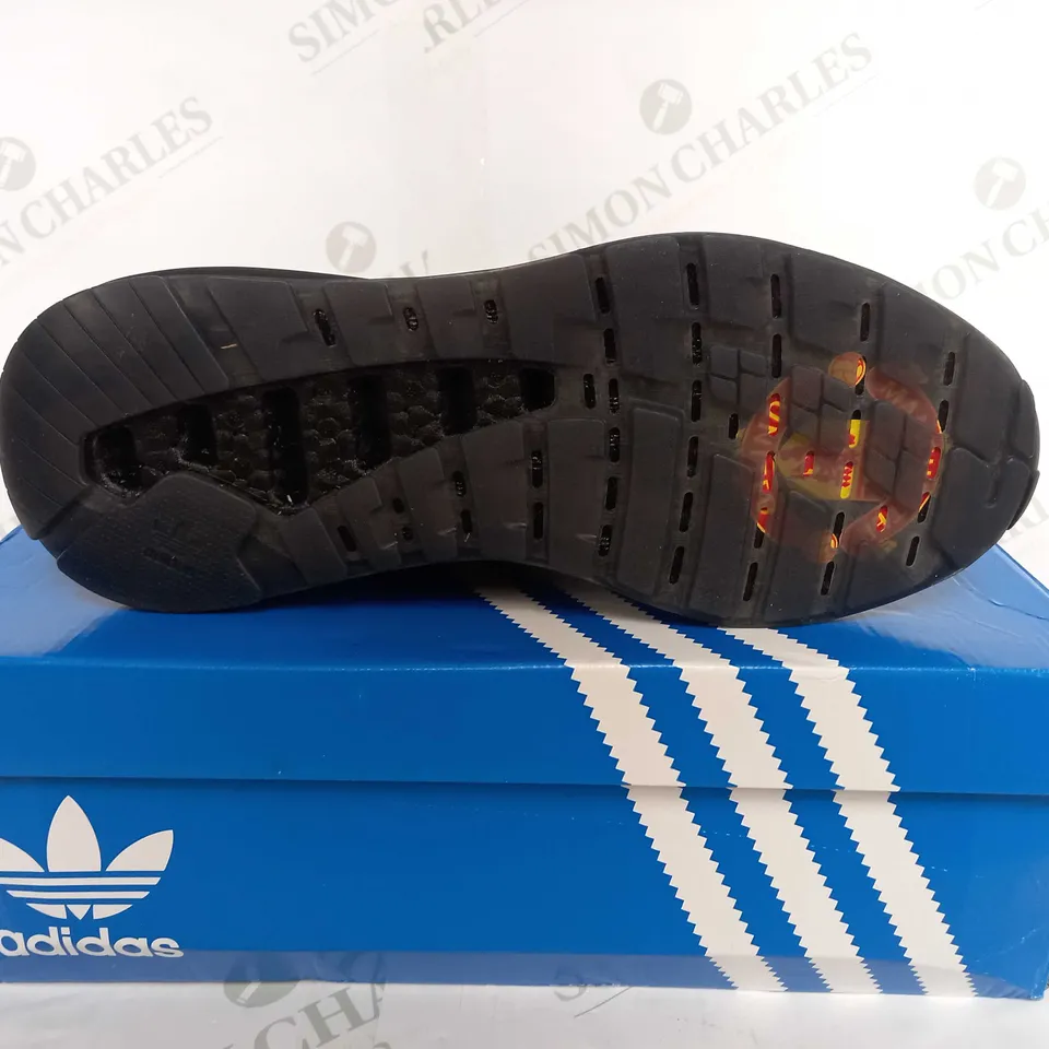 ADIDAS ZX 2K BOOST 2,0 MANCHESTER UNITED - UK 9