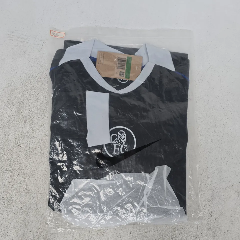 BAGGED NIKE CHELSEA FC RETRO JERSEY IN BLACK SIZE XL