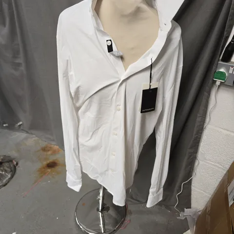AUTOGRAPH MEN'S WHITE PERFORMANCE SHIRT – SIZE M (CHEST 38-40IN)