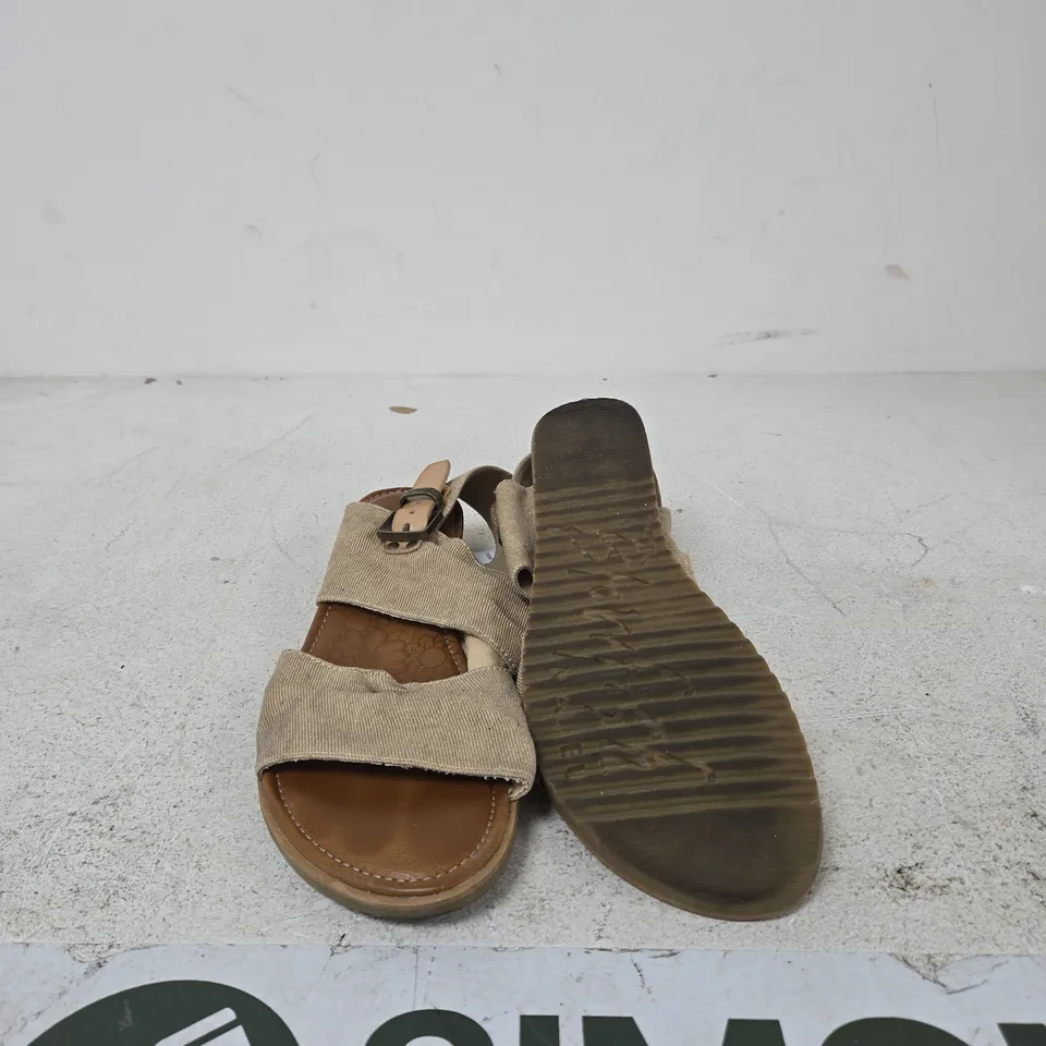 BLOWFISH BEIGE FABRIC STRAP SANDALS WITH BUCKLE UK SIZE 9