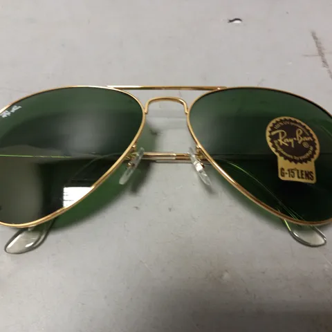 RAY BAN 3025 AVIATOR SUNGLASSES IN GOLD COLOUR