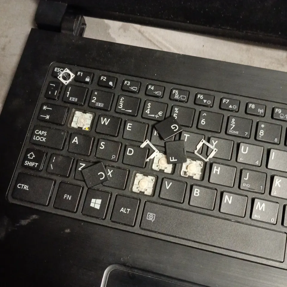 TOSHIBA SATELLITE PRO R40-C LAPTOP – KEYBOARD DAMAGED, BLACK