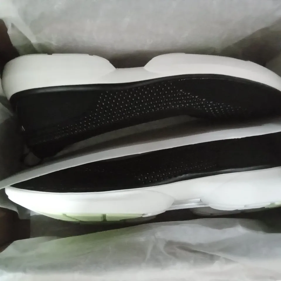 BOX CONTAINING 5 PAIRS OF VIONIC KALLIE BALRNA GREY SIZES 3 & 7.5, 1 PAIR OF VIONIC KALLIE BALRNA BLACK SIZE 6.5