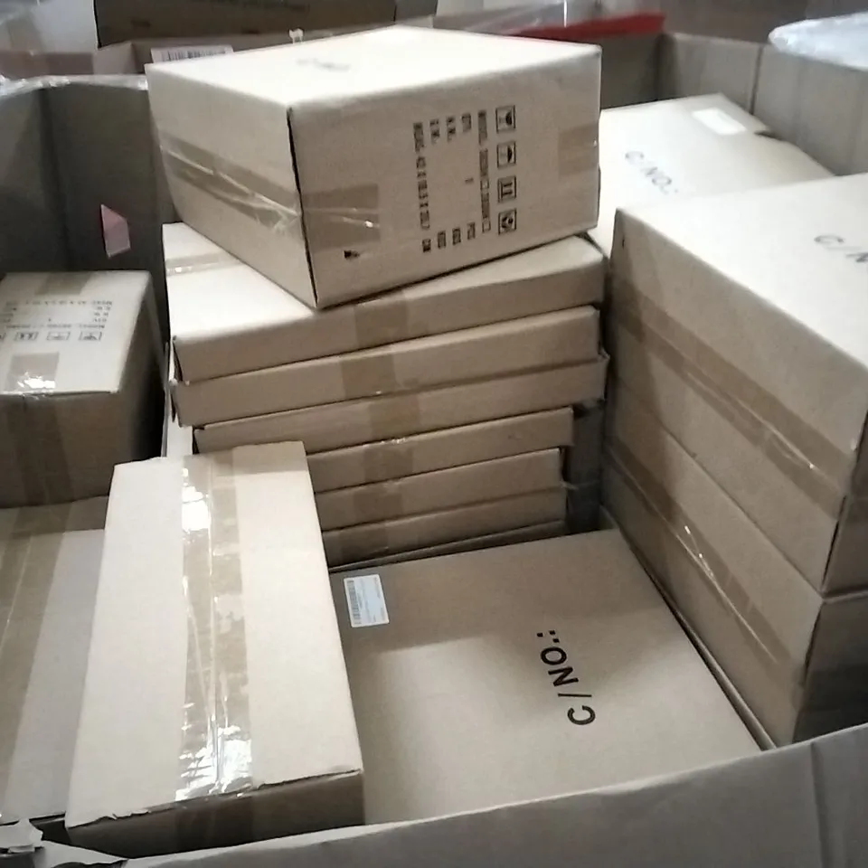 PALLET OF ASSORTED PRODUCTS INCLUDING BLACK PROTECTIVE CASES AND ASSORTED TOILET SEATS