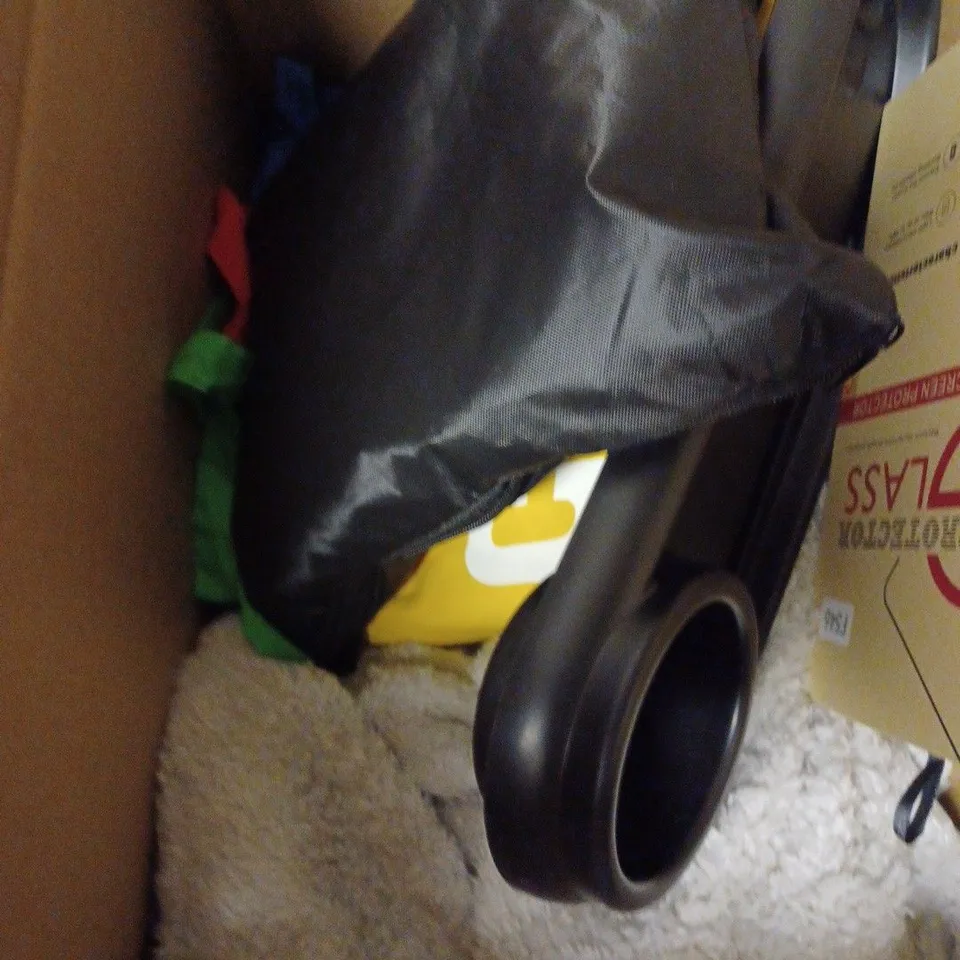 BOX OF APPROXIMATELY 10 ASSORTED HOUSEHOLD PRODUCTS TO INCLUDE CRIMPIT TOASTIE MAKER, MY FIRST YEAR MEMORY BOOK, FOLDABLE WALKING STICK ETC 