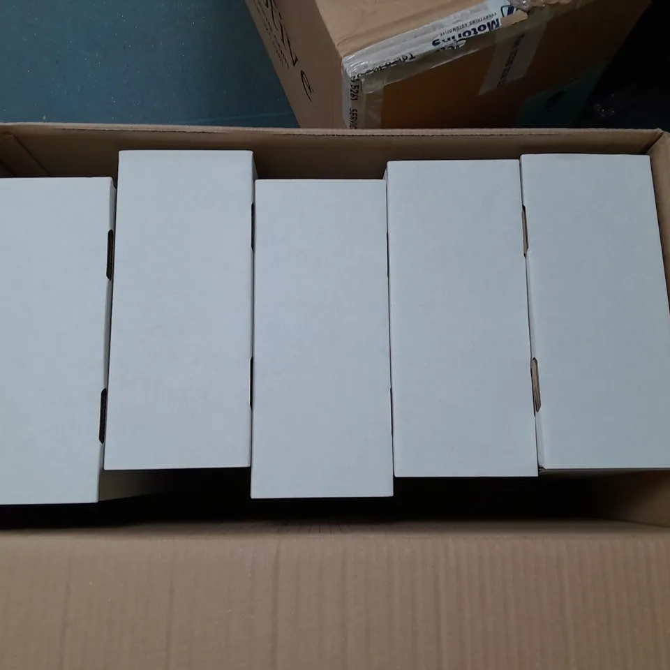 LOT OF 5 CAIMAN PACK OF 2 - MULTI SURFACE CLEANER AND MULTI-PURPOSE CLEANER - CARPET & UPHOLSTERY CLEANER (INCLUDES SPONGE & CLOTH)