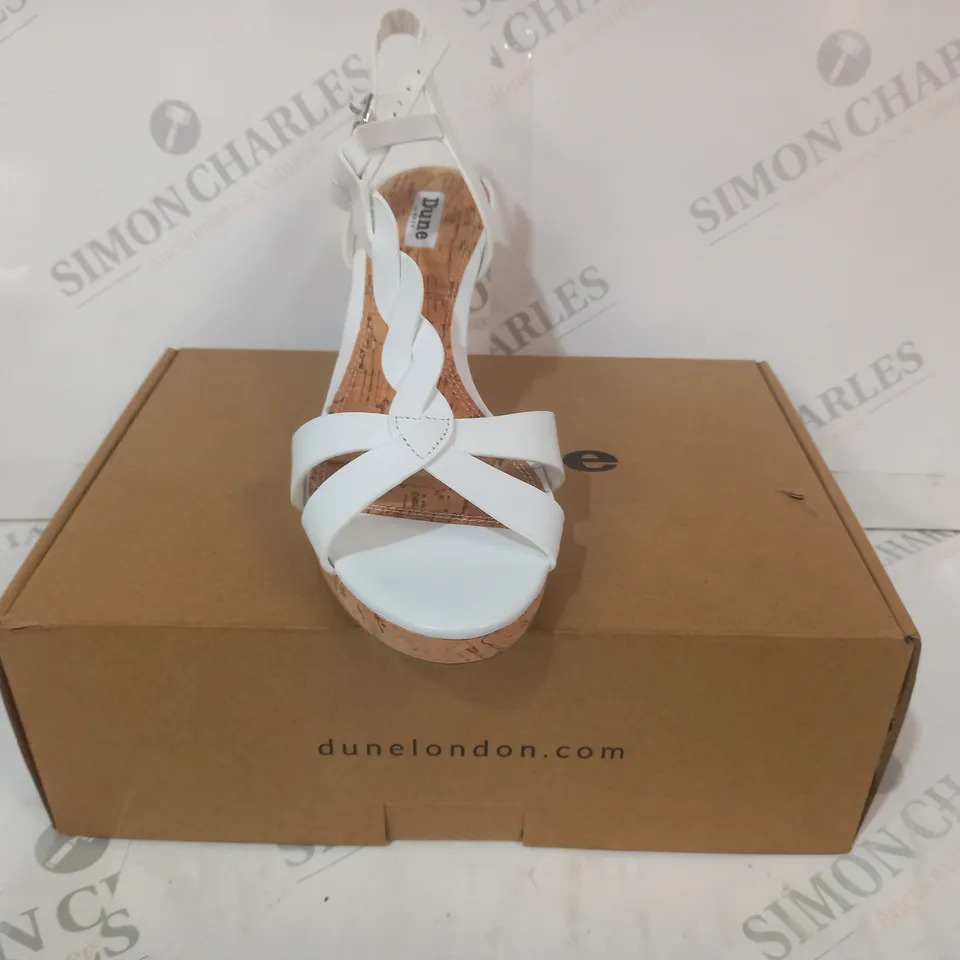 BOXED DUNE LONDON OPEN TOE WEDGE SANDALS IN WHITE SIZE 6