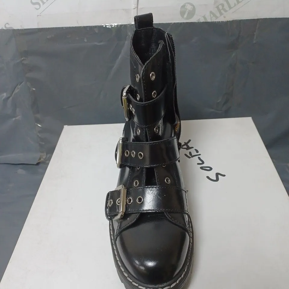 BOXED PAIR OF WHITBY BLACK LEATHER BOOTS SIZE 36