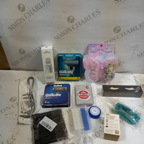 BOX OF APPROXIMATELY 20 ASSORTED HEALTH AND BEAUTY PRODUCTS TO INCLUDE GILLETTE RAZORS, KIWI STAIN REMOVER, VAPO RUB ETC