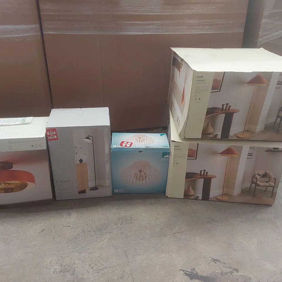 PALLET CONTAINING A VERY LARGE QUANTITY OF ASSORTED DESIGNER LIGHTING PRODUCTS INCLUDING: PHUKET FLOOR LAMPS, CEILING LIGHTS, FLOOR LAMP ECT