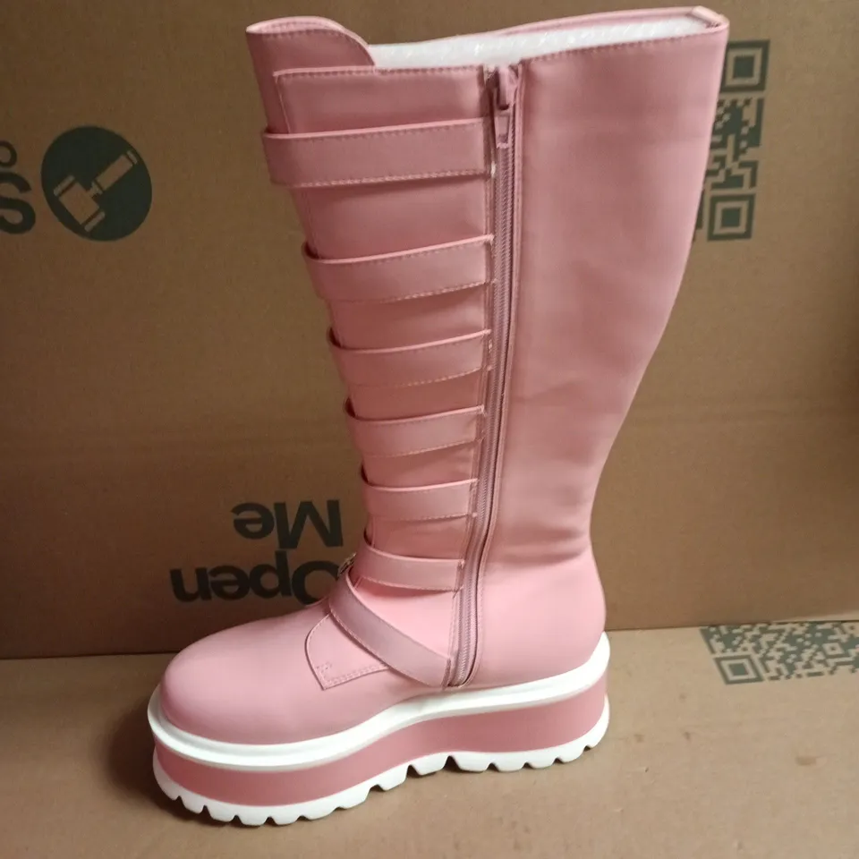 BOXED KOI MIZUHIKI KAWAII LONG PEARL BUCKLE BOOTS – PINK, UK SIZE 5