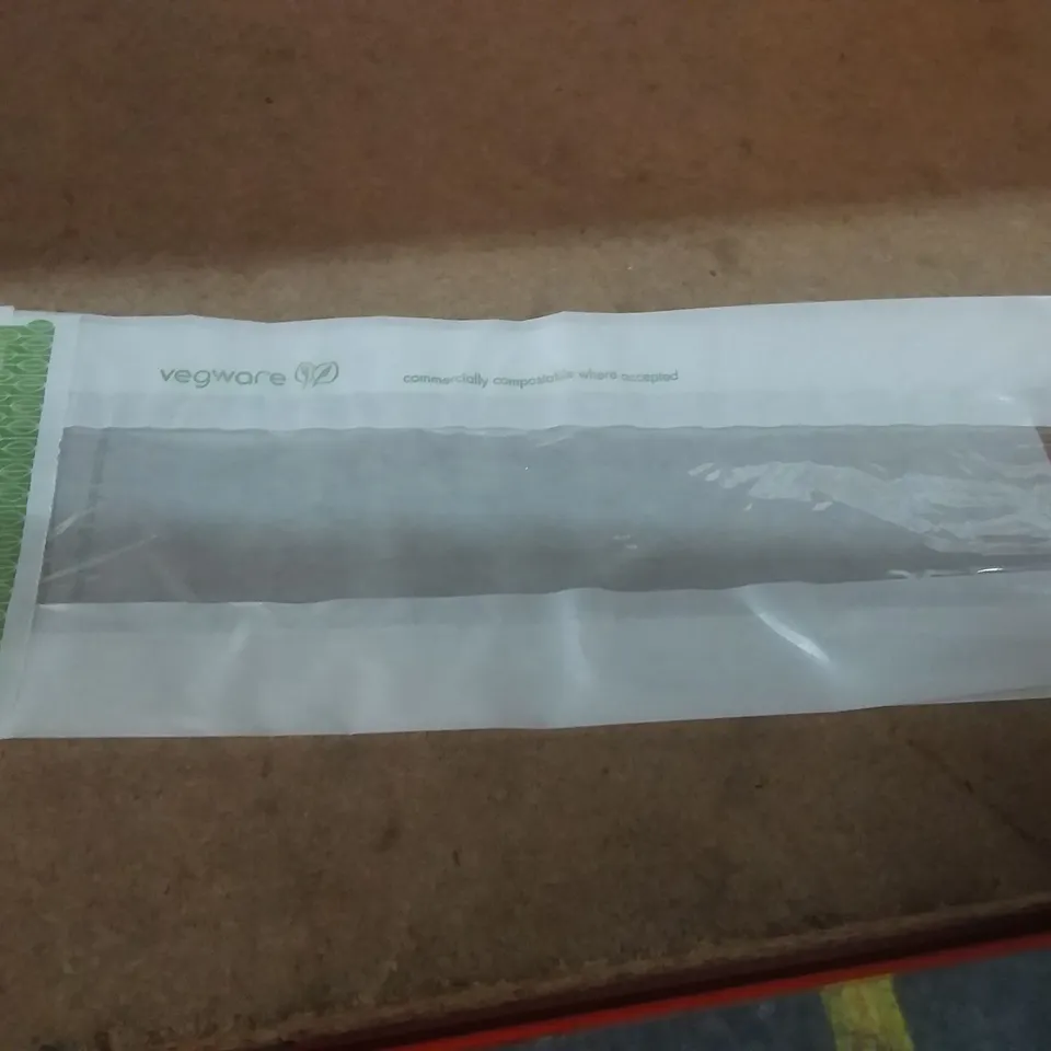 LOT OF 2000 VEGWARE GLASSINE SMALL FOOD SERVING BAGS (2 BOXES OF 1000PC)