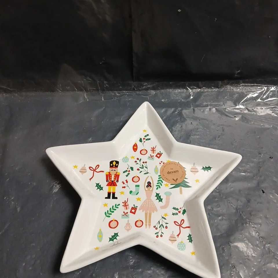 BOX OF 2 DEXAM LARGE NUTCRACKER STAR SNACK BOWLS