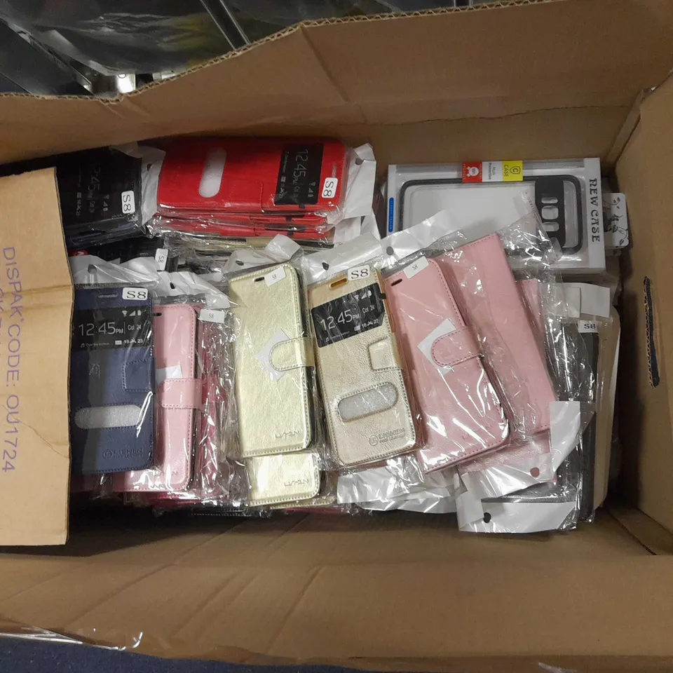 LARGE QUANTITY OF ASSORTED PHONES CASES AND ACCESSORIES 