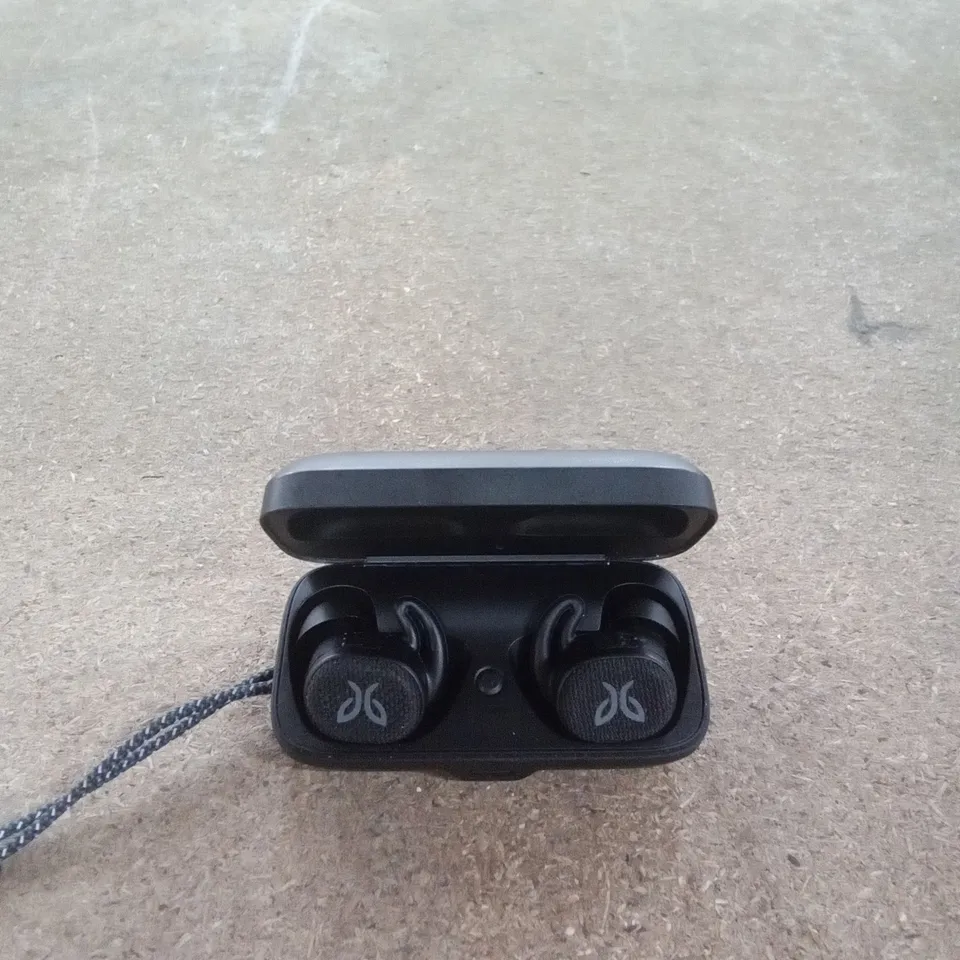 BOXED WIRELESS SPORTS EARPHONES