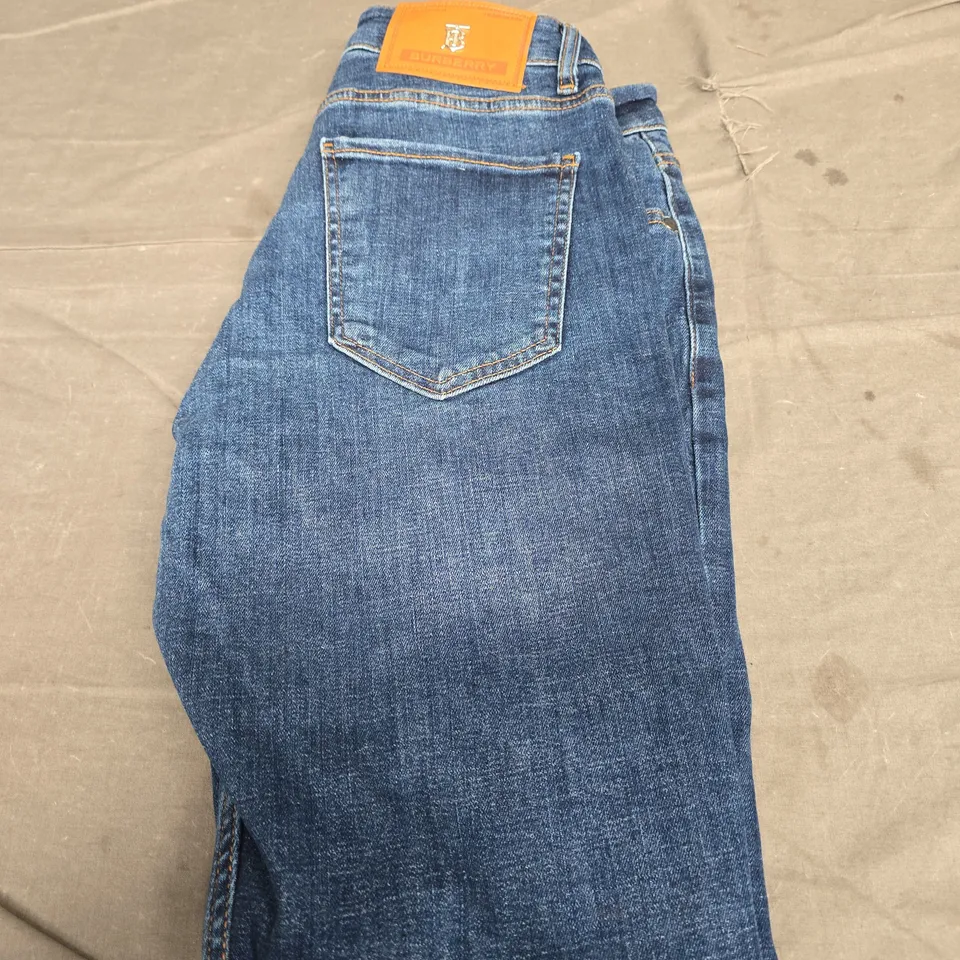 BURBERRY CASUAL DENIM JEANS - SIZE 32
