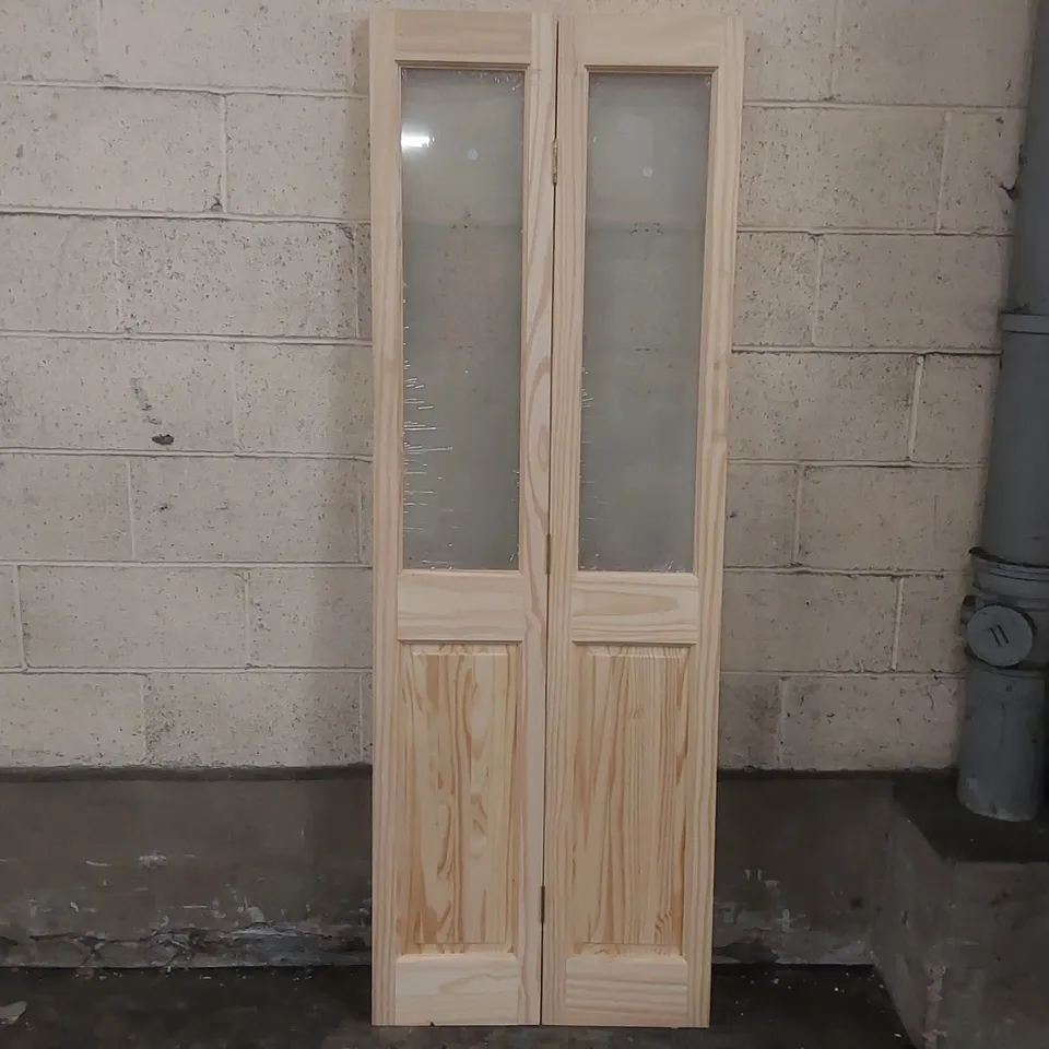 INTERNAL BI-FOLD DOOR WITH WINDOWS - APPROXIMATELY 195 x 67.6cm