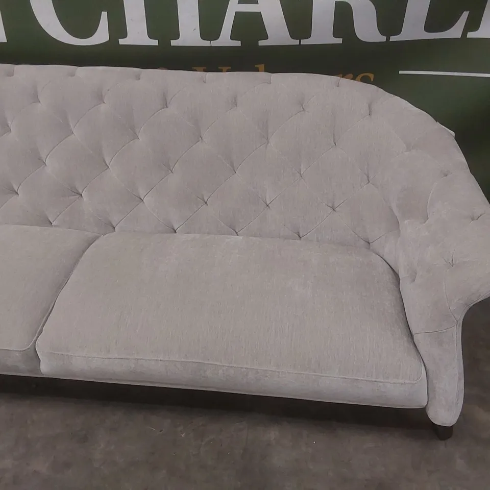 QUALITY DANETTI LUXE LARGE 3 SEATER LIGHT GREY FABRIC CHESTERFIELD SOFA