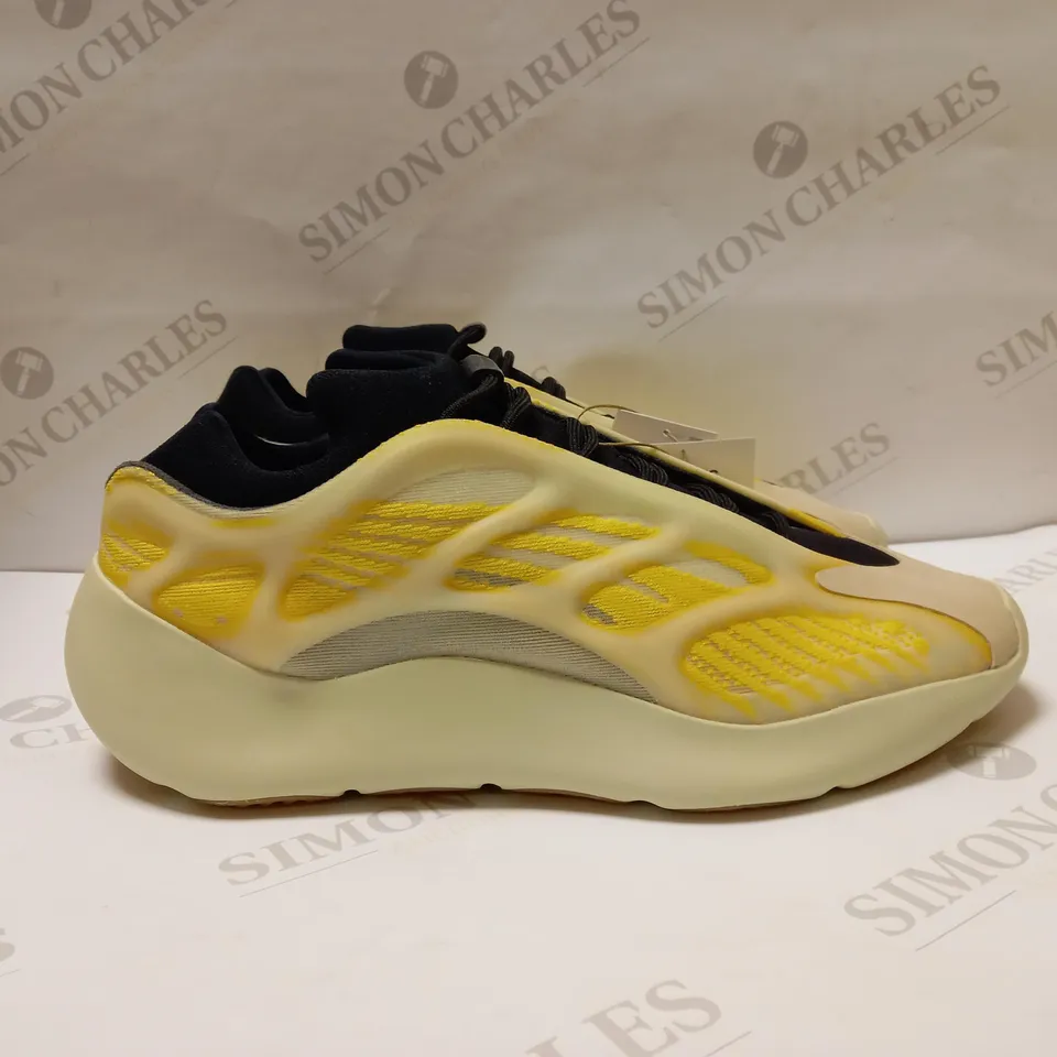 ADIDAS YEEZY 700 V3 SHOES SIZE 11 AND HALF 