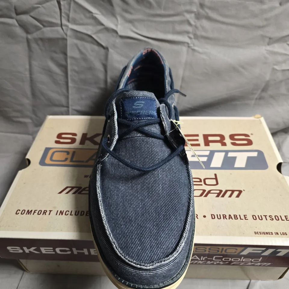 BOXED PAIR OF SKECHERS LORANO STATUS SHOES - UK SIZE 12