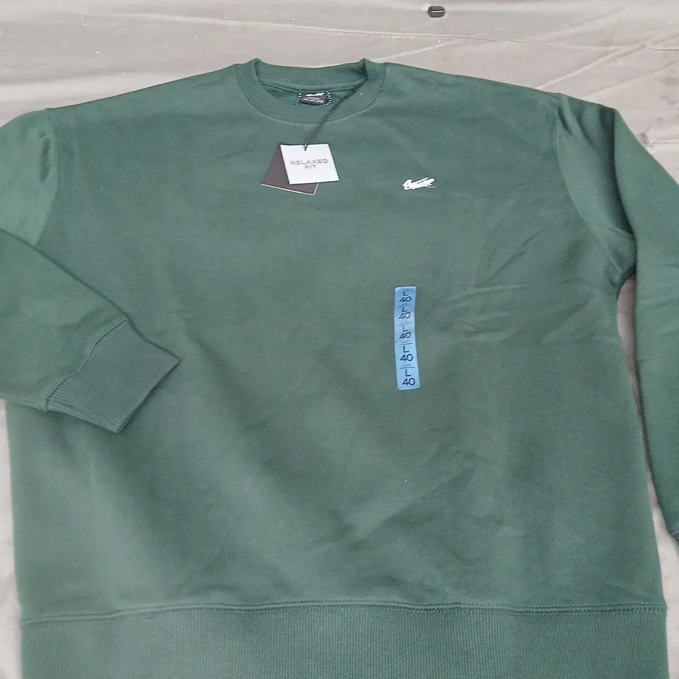PULL AND BEAR GREEN JUMPER - EUR L