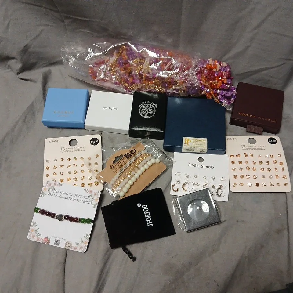APPROXIMATELY 20 ASSORTED JEWELLERY ITEMS TO INCLUDE BRANDS SUCH AS MONICA VINEDER, TOM PIGEON, ENAMEL COPENHAGEN, ETC