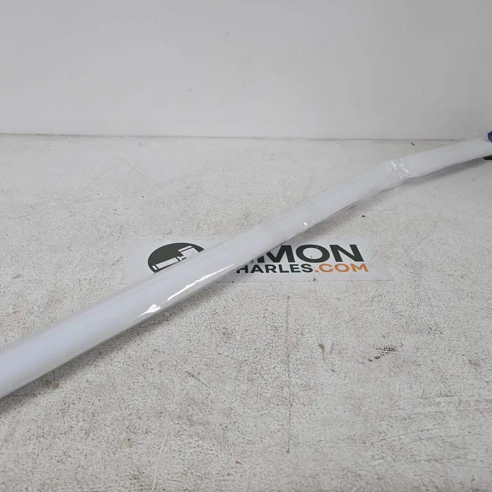 DOUBLE ROLLER BLIND – WHITE ROLLER TUBE WITH MOUNTING BRACKETS