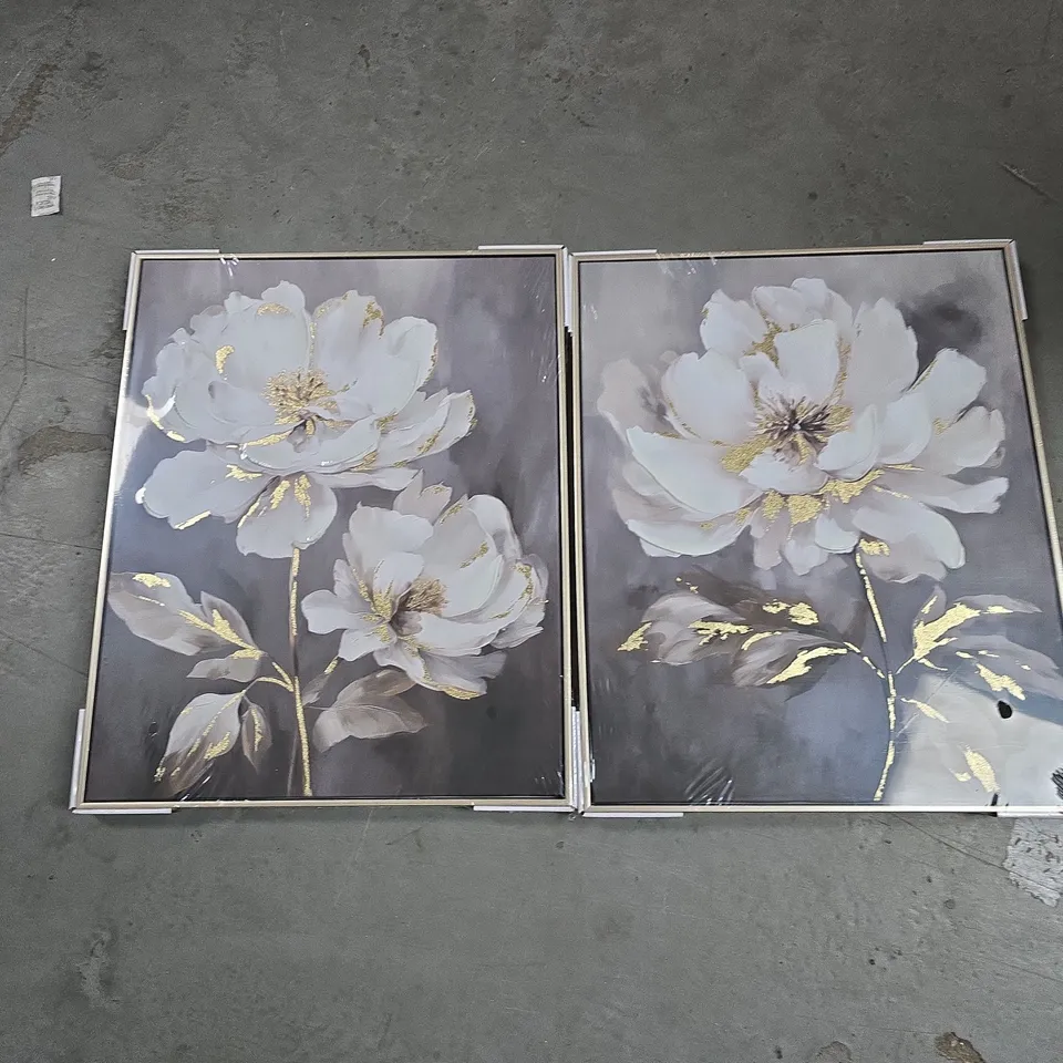 SET OF 2 PRINTED WHITE FLOWER CAPPED CANVAS' WITH GOLD FOIL (40X50CM)
