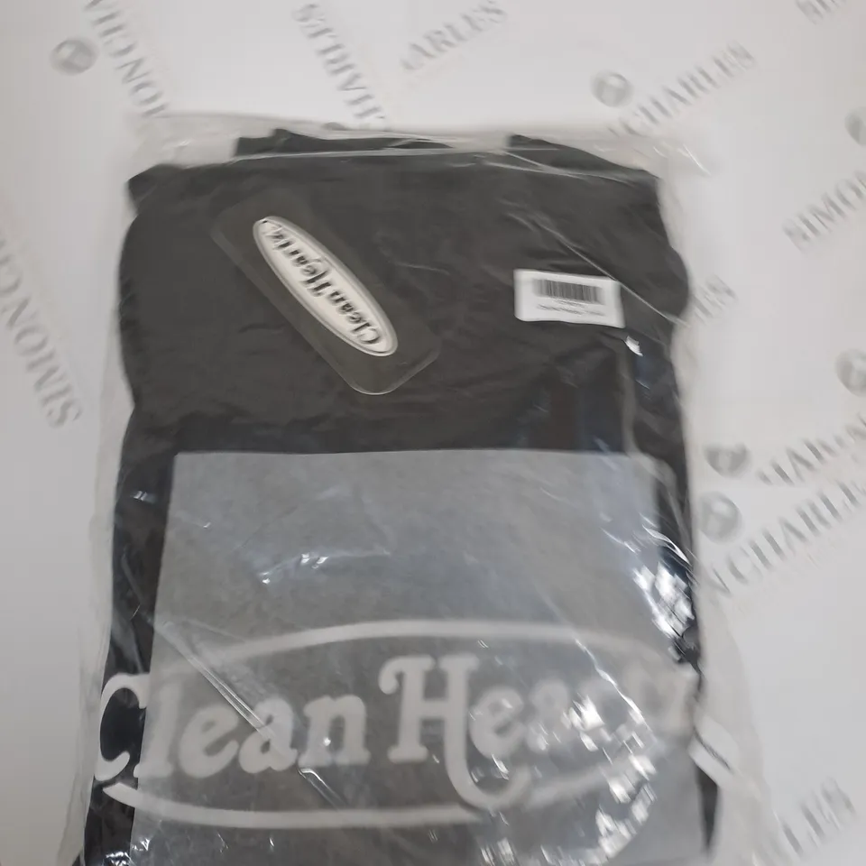 BAGGED CLEAN HEARTZ CHUNKZ HOODIE SIZE S