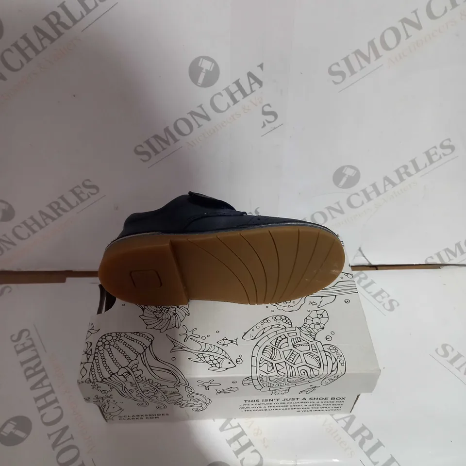 CLANKS COMET LONG T NAVY LEATHER UK 7.5