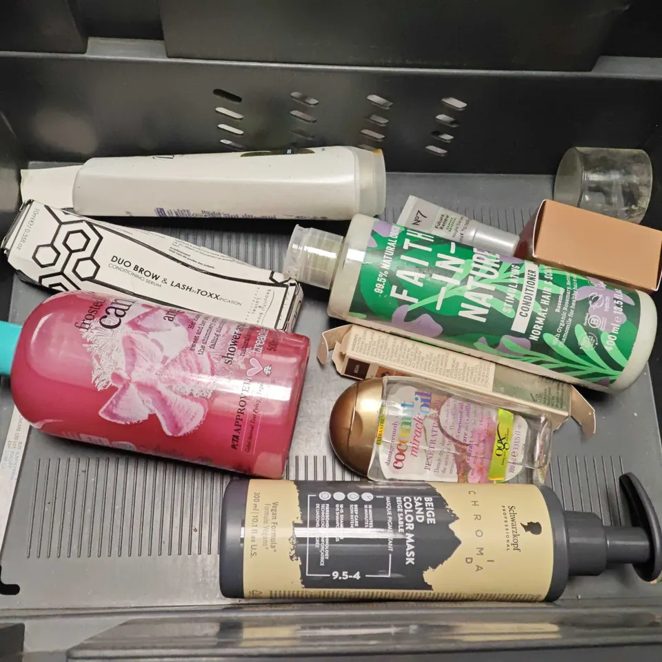  LOT OF ASSORTED HEALTH AND BEAUTY ITEMS TO INCLUDE BAYLIS & HARDING HAND WASHES, DOVE CONDITIONER AND FAINTH IN NATURE CONDITIONER