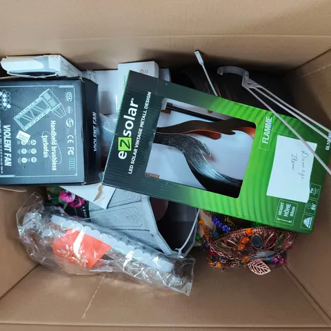 APPROXIMATELY 10 ASSORTED ITEMS TO INCLUDE LED SOLAR LIGHT, SANDALS, ETC - COLLECTION ONLY