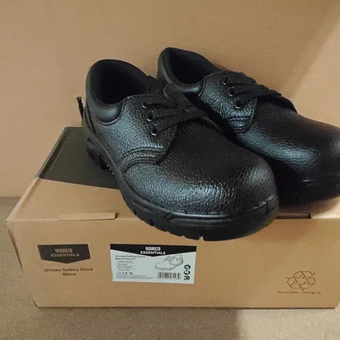 BOXED NISBETS UNISEX SAFETY SHOES IN BLACK - SIZE 35