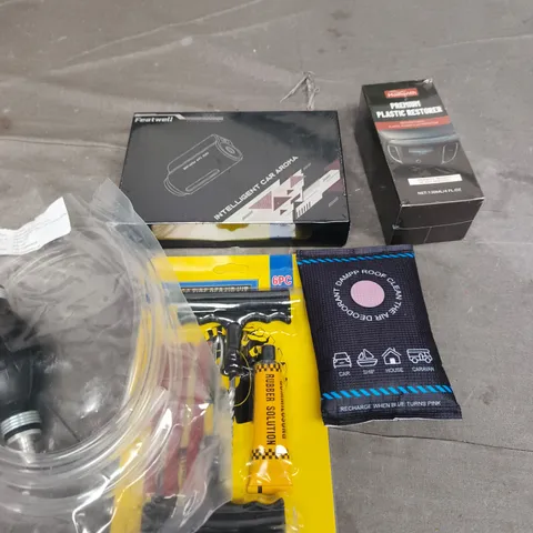 APPROXIMATELY 10 ASSORTED VEHICLE PARTS AND ACCESSORIES TO INCLUDE PLASTIC RESTORER, SYPHON PUMP, DEHUMIDIFIER ETC - COLLECTION ONLY