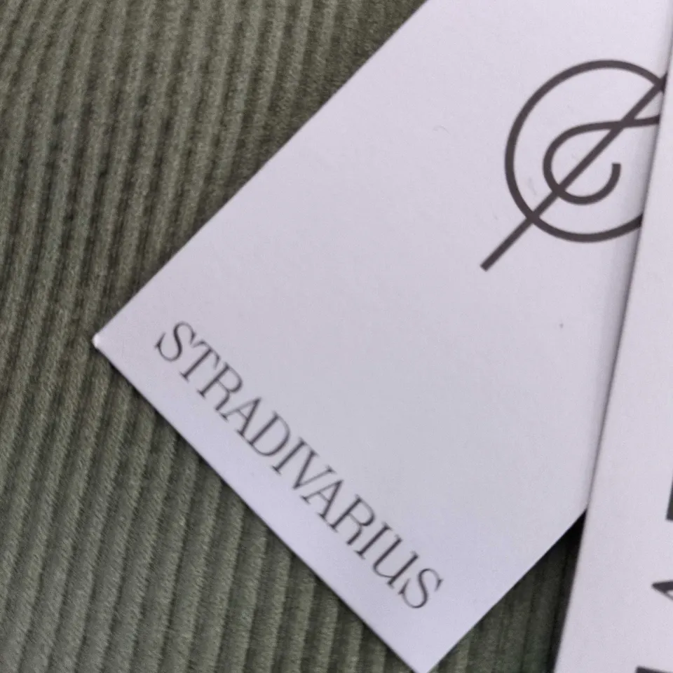 STRADIVARIUS SEAMLESS LEGGINGS – OLIVE GREEN, SIZE M