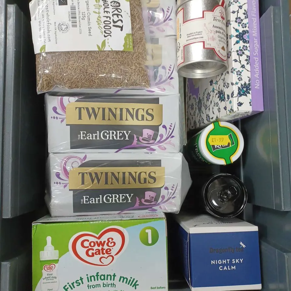 LOT OF APPROXIMATELY 11 FOOD AND DRINK ITEMS TO INCLUDE COW AND GATE BABY MILK AND TWININGS TEABAGS