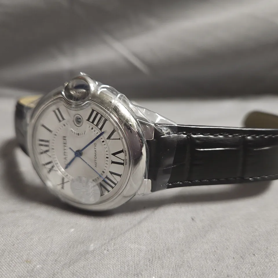 CARTIER WRISTWATCH WITH ROMAN NUMERALS, BLACK LEATHER STRAP