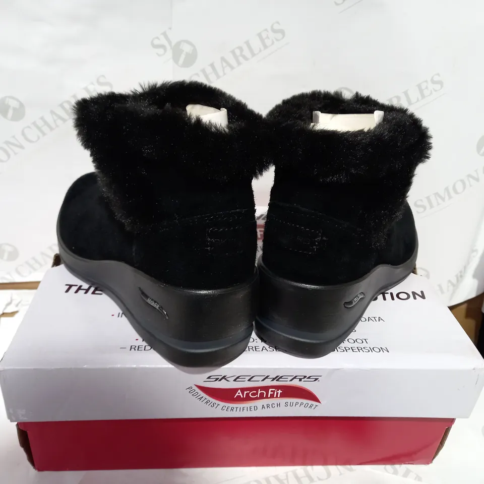 BOXED PAIR OF SKECHERS BLACK BOOTS - SIZE 3