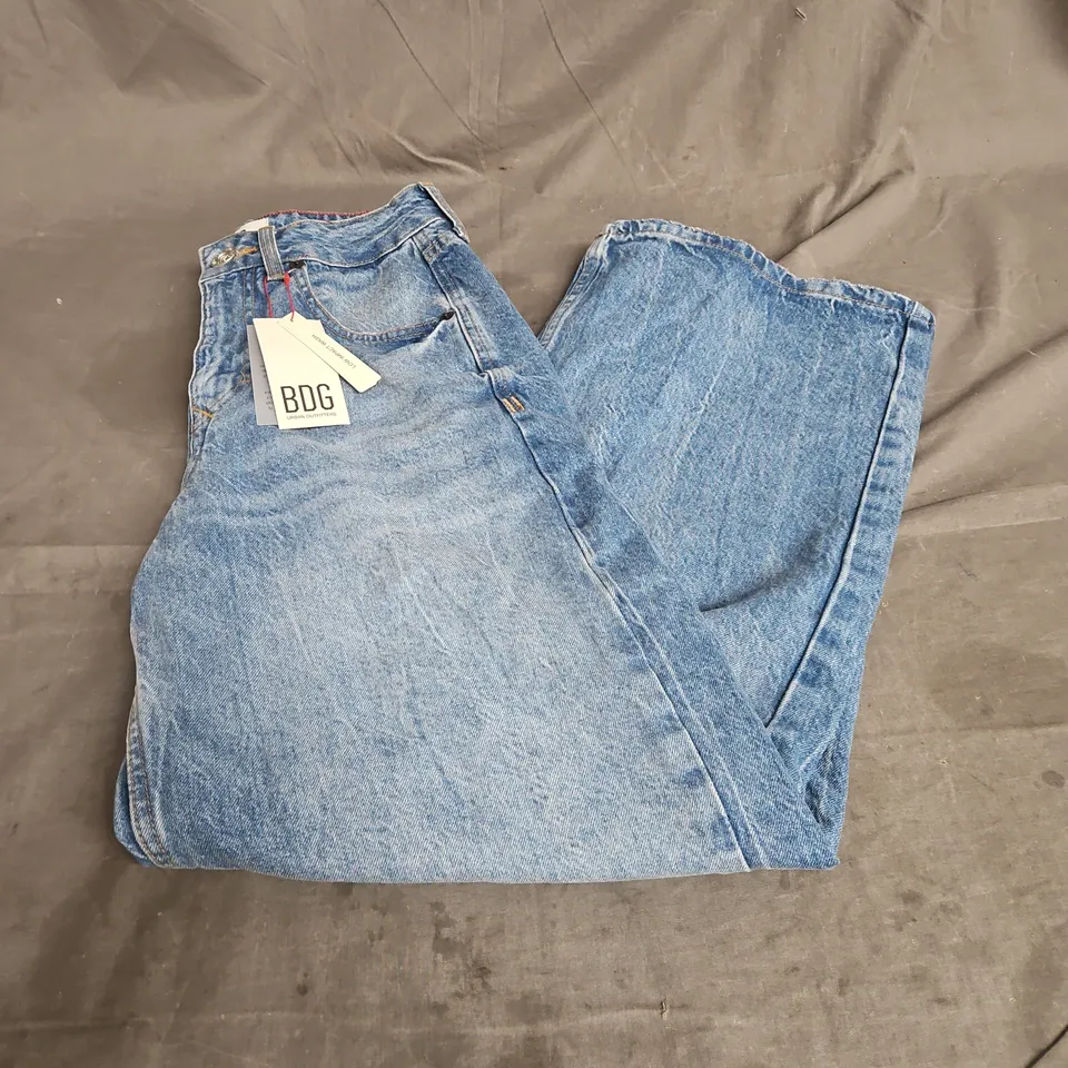 BDG JEANS IN VINTAGE BLUE DENIM SIZE 24W 30L