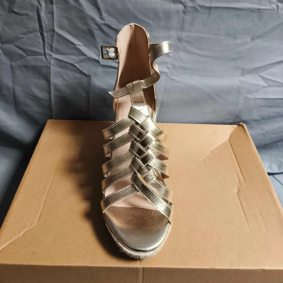 BOXED PAIR OF VERY WOMEN'S GOLD METALLIC STRAPPY WEDGE SANDALS – UK SIZE 5