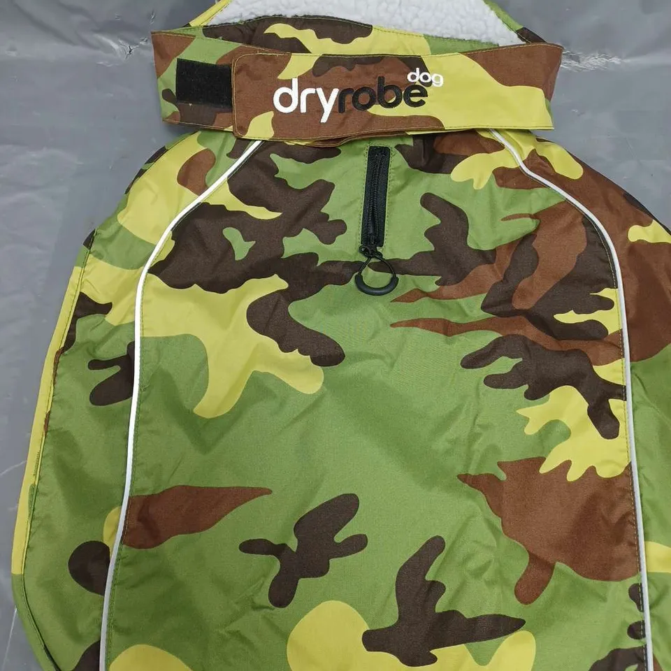 DRYROBE DOG ROBE CAMOFLAGE GREEN SIZE MEDIUM