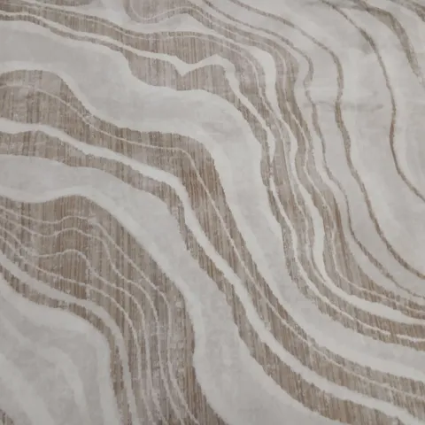 LARGE BEIGE PATTERNED RUG