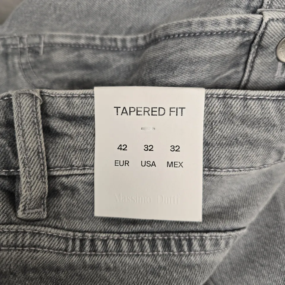 MASSIMO DUTTI JEANS – TAPERED FIT, LIGHT WASH DENIM, UK 32 (EU 42, US 32)