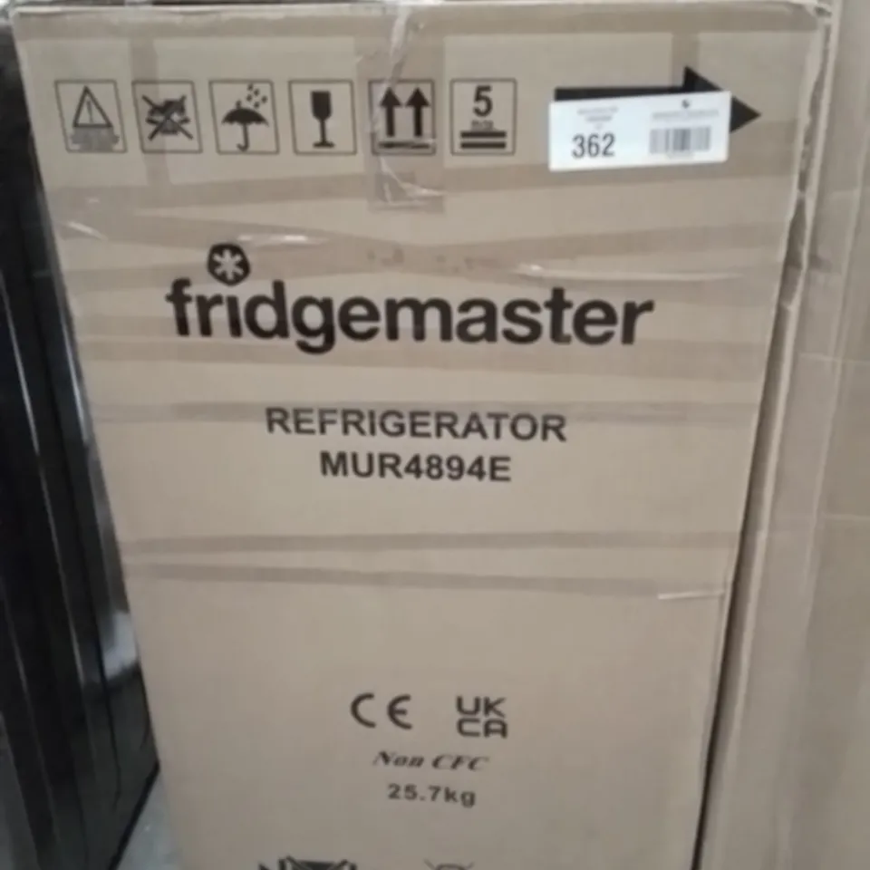 BOXED FRIDGEMASTER MUR4894E 82L UNDER COUNTER FRIDGE WITH LED LIGHTING, ADJUSTABLE TEMPERATURE CONTROL, REVERSIBLE DOOR AND 3 STAR ICE BOX, WHITE, E RATED [ENERGY CLASS E]