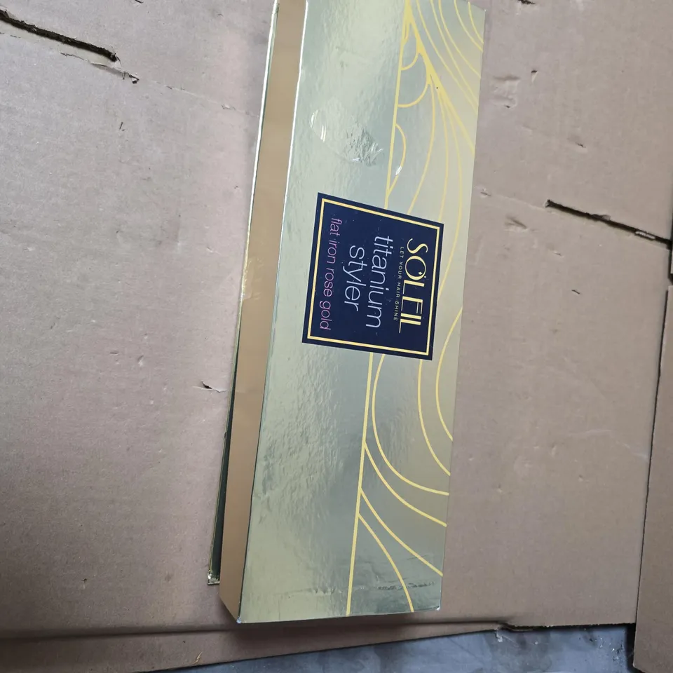 BOX OF APPROXIMATELY 20 ASSORTED ITEMS INCLUDING TITANIUM STYLER , COLLAGEN EYE PATCHES AND LEOPARD PRINT HAT 