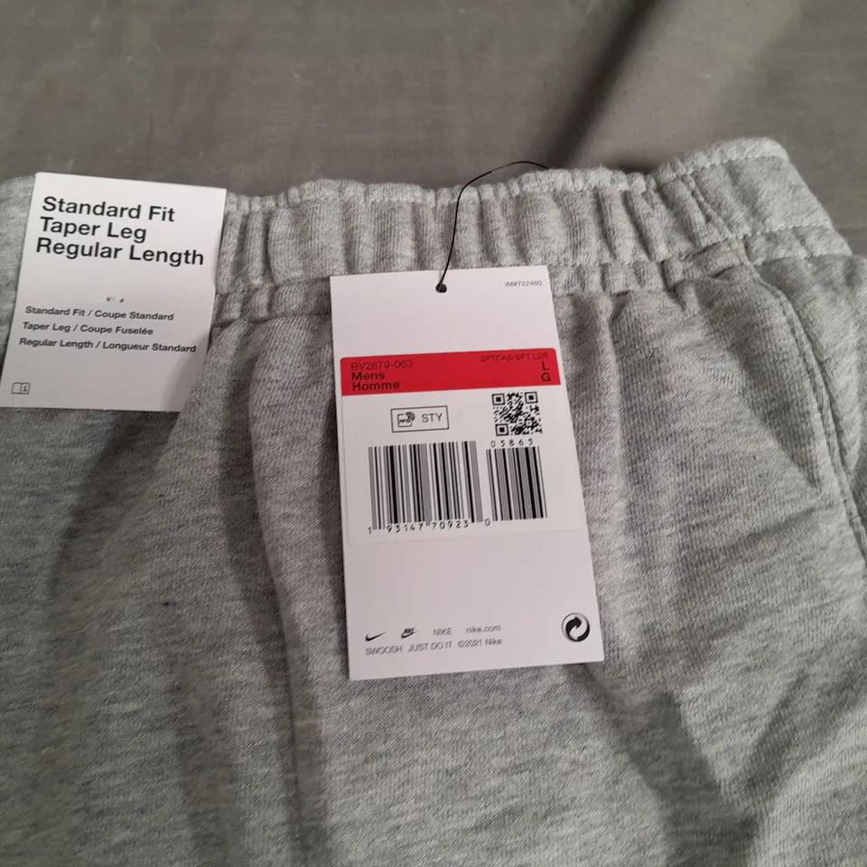 NIKE MENS GREY STANDARD FIT JOGGERS - L