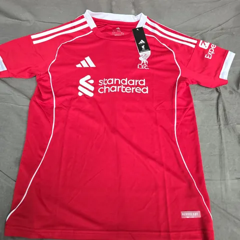 LIVERPOOL FC HOME SHIRT – RED ADIDAS, LFC CREST, STANDARD CHARTERED SPONSOR, AEROREADY, UK SIZE L (MEN)