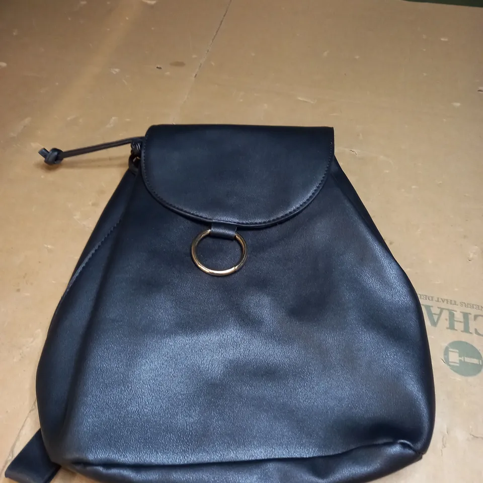 UNBRANDED BLACK LEATHER BAG 