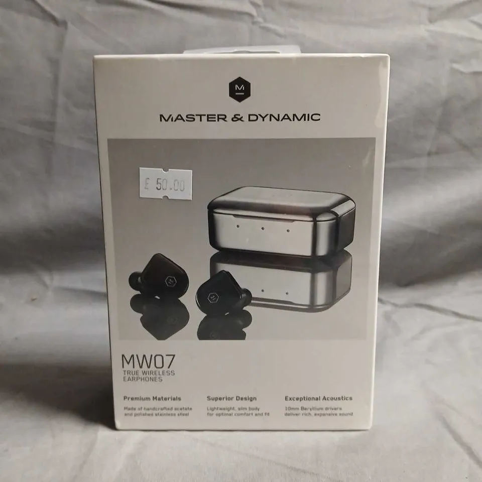 MASTER & DYNAMIC MW07 TRUE WIRELESS EARPHONES - BOXED AND SEALED 
